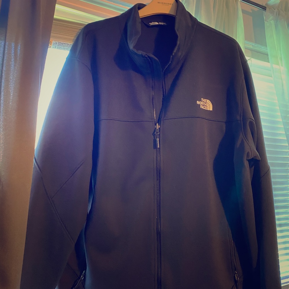 Men’s North Face windwall